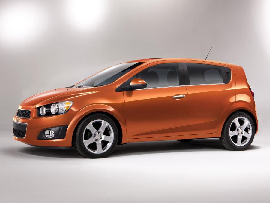  Chevrolet Sonic 5-Door 2011 года  (фото 3 из 11)